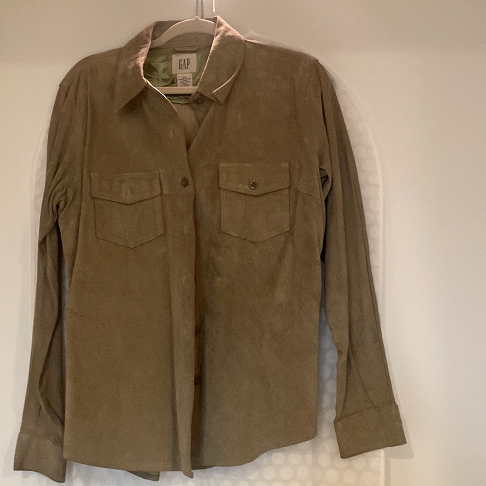 Gap woman’s velvet shirt/ jacket size Large